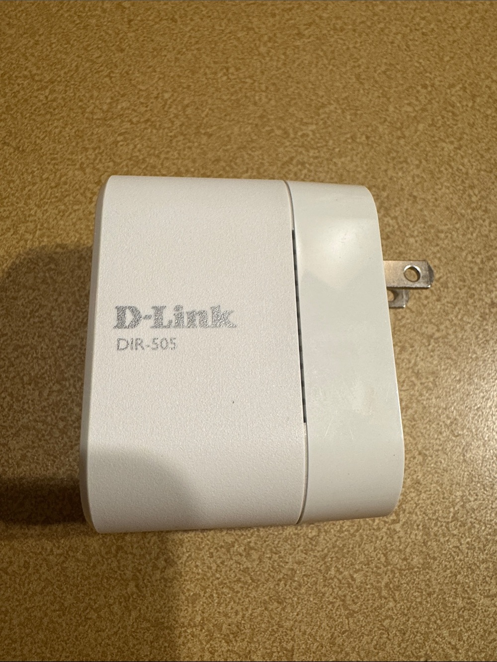 D-Link White Portable DIR-505 3 in 1 Modem, Wi-Fi Extender and Travel Adapter